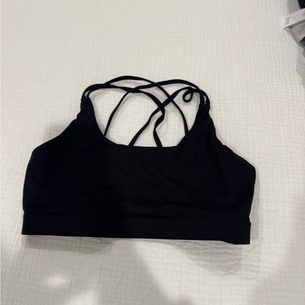 Elegant Black Strappy Sports Bra